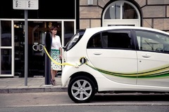 Hundreds more charging stations for EVs planned across UK