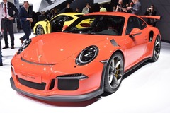 High-performance 911 GT3 RS revealed in Geneva ahead of May arrival