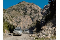 Range Rover hybrids reach mid-point on Silk Trail journey