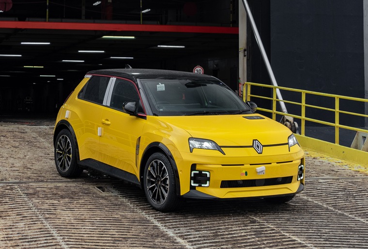 Renault 5 unloading