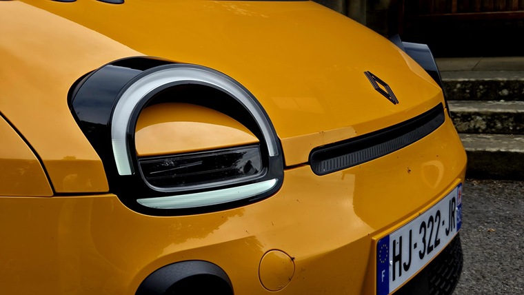 Renault Twingo front eyes