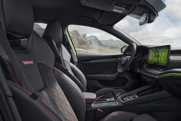 SKODA-1110_Leasingcom-Assets_June_Octavia-VRS_Image_4