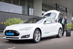 Tesla&rsquo;s Model S gets new taxi job role in Amsterdam