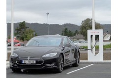 Tesla Model S smashes sales target