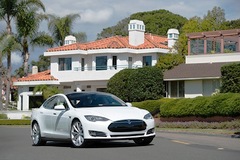 Apple looking to snap up Tesla?