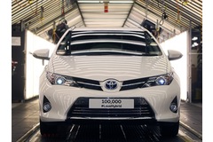 Toyota&rsquo;s 100,000th hybrid sells in the UK