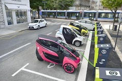 Toyota launches new electric car club in France