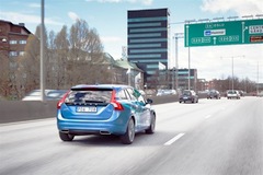 Volvo tests self-driving cars on real roads